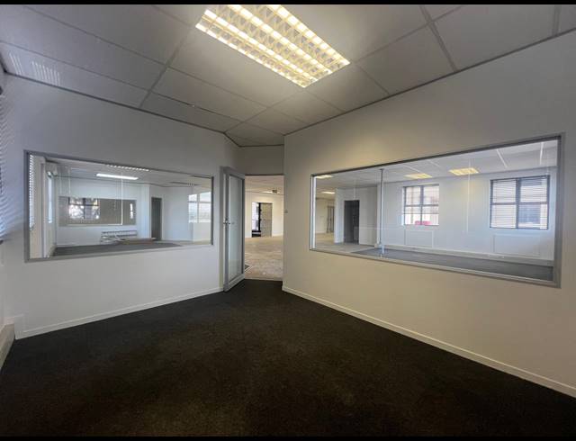 224M² OFFICE TO LET IN MEYERSDAL
